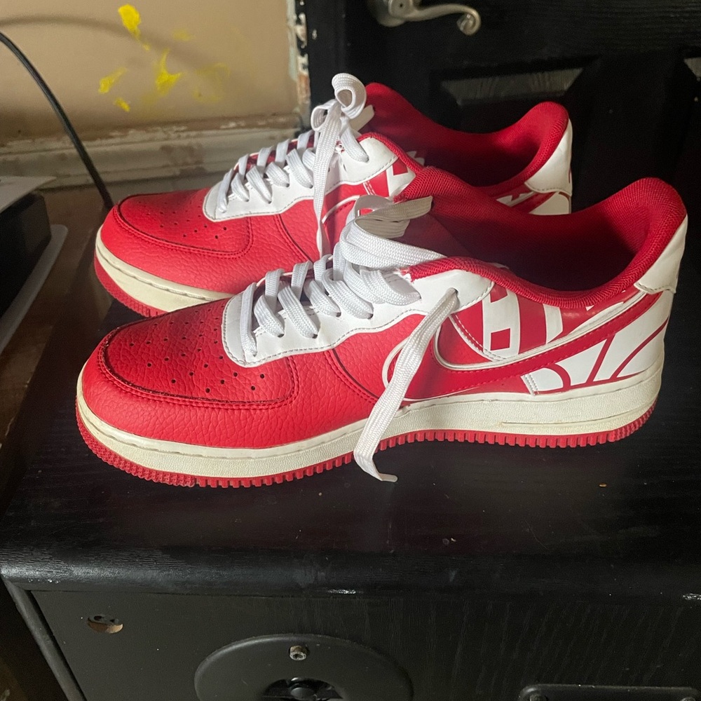 Nike Air Force 1 Low Logo Pack University Red Size 8.5 Shoes 823511-608 ~ F3#29